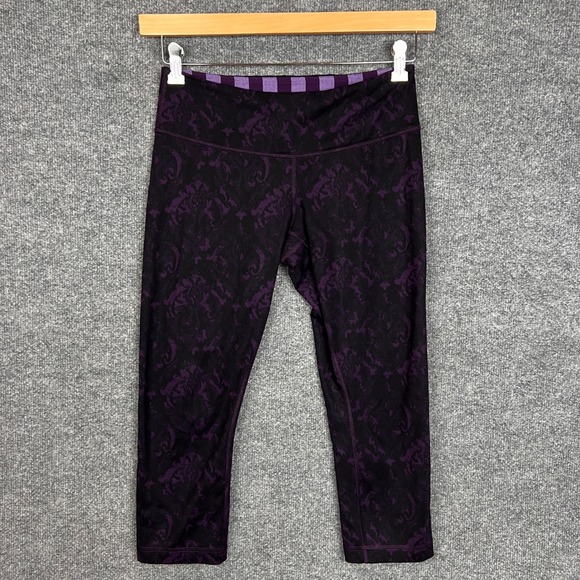 Lululemon Athletica Purple Print Cropped Yoga Leggings Size 8 - Picture 1 of 9